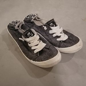 Roxy sneakers size 8 black